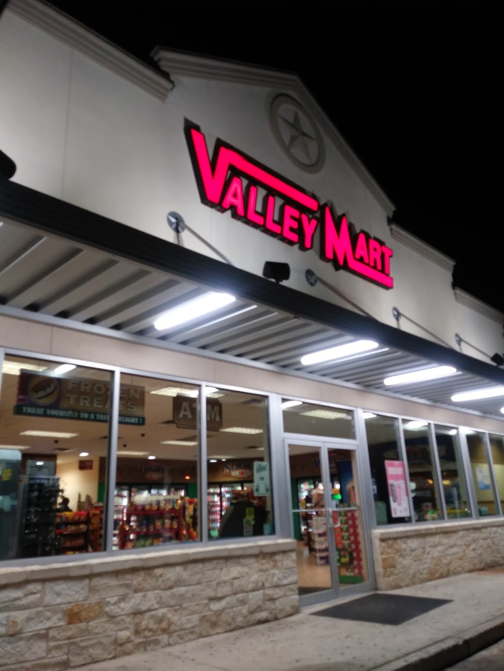 Valley Mart #15 | 1009 E Hondo Ave, Devine, TX 78016, USA | Phone: (830) 663-5614