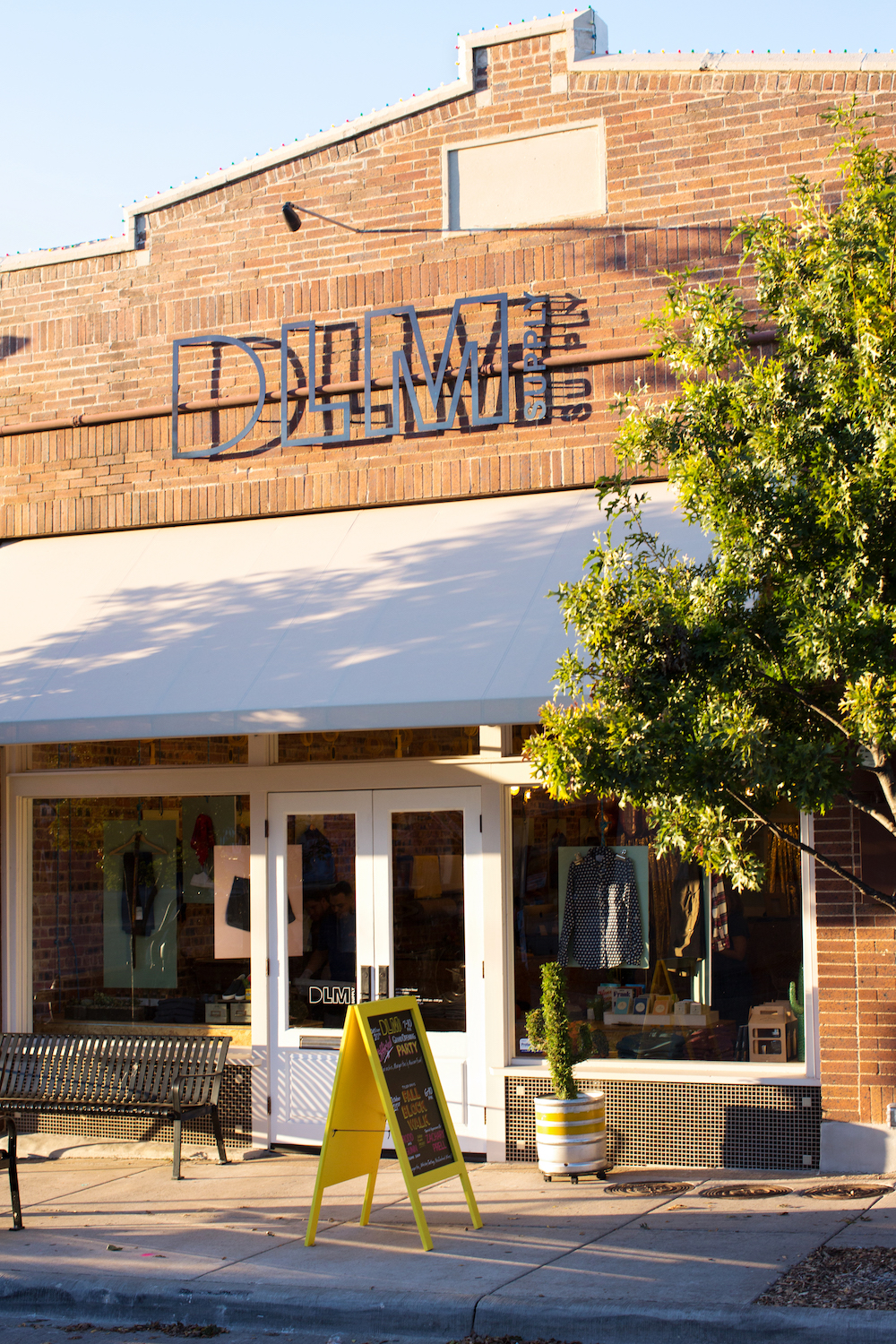 DLM Supply | 837 W Davis St, Dallas, TX 75208, USA | Phone: (469) 917-8081