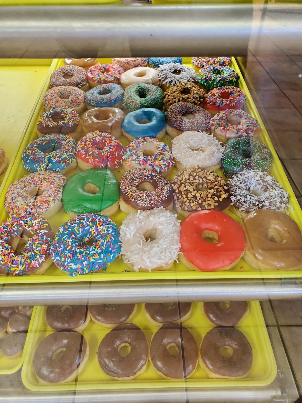 Beckley Donuts | 2319 S Beckley Ave, Dallas, TX 75224 | Phone: (214) 946-2158