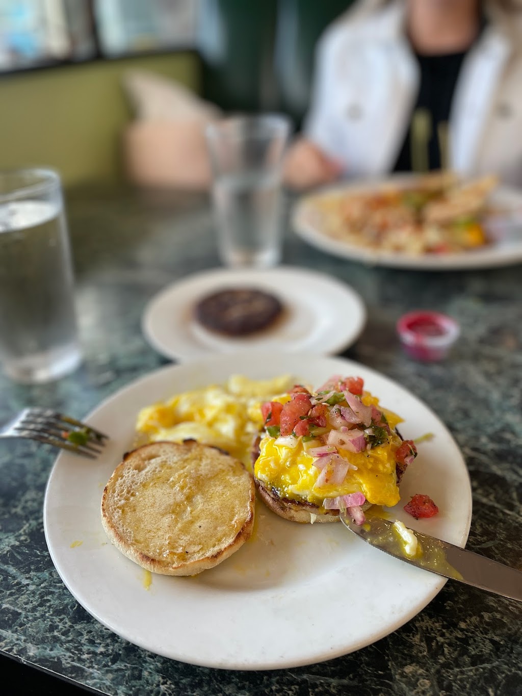 Shellys Breakfast, Lunch, and Dinner | 17642 1st Ave S, Burien, WA 98148, USA | Phone: (206) 246-6666