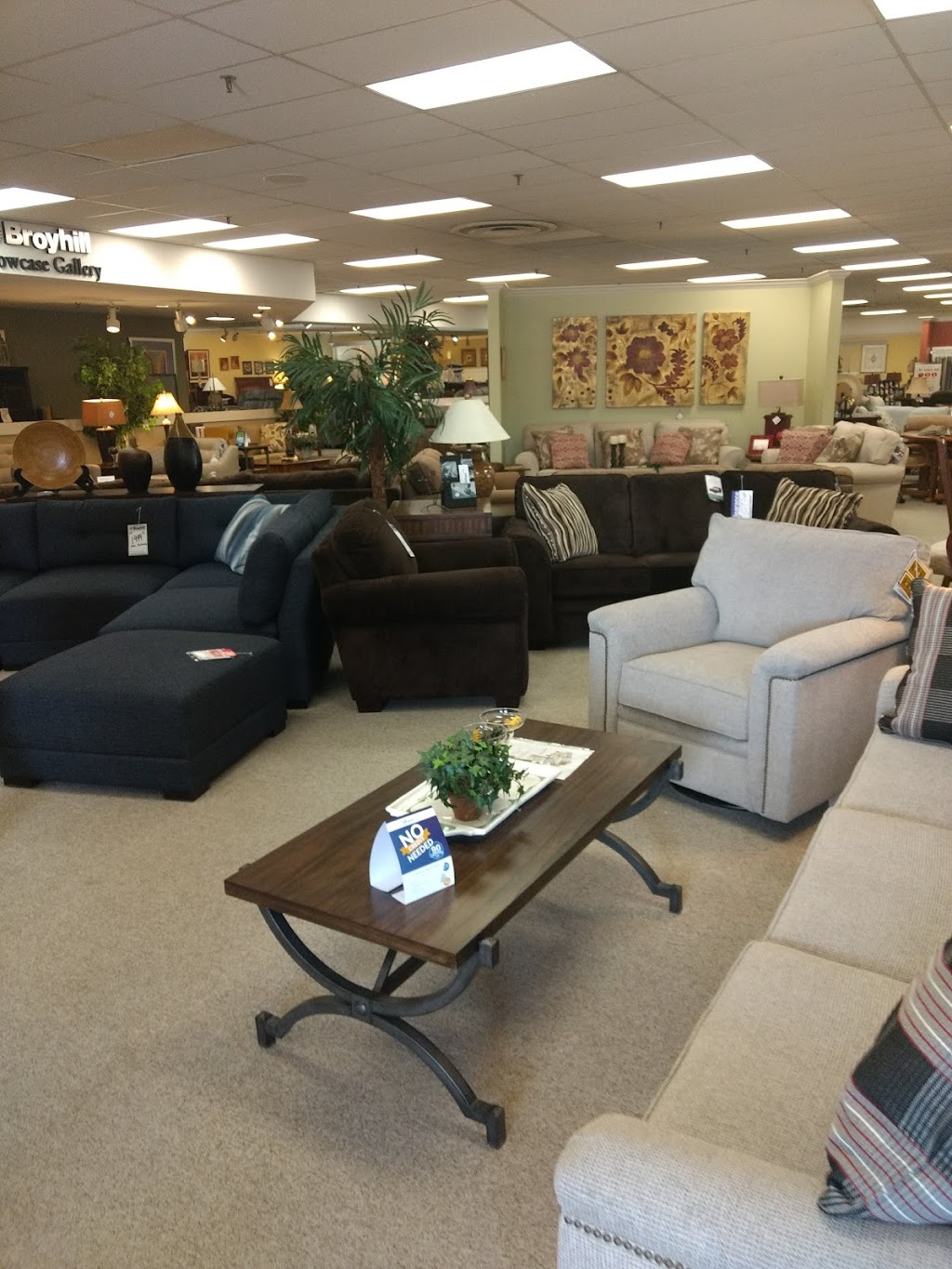 Broyhill Furniture Showplace | 345 S Academy Blvd, Colorado Springs, CO 80910, USA | Phone: (719) 550-9464