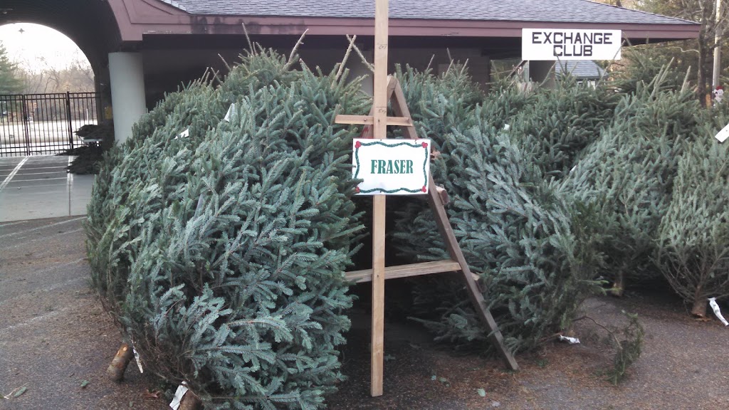 NEW CANAAN EXCHANGE CLUB CHRISTMAS TREE and WREATH SALE | 77 Old Norwalk Rd, New Canaan, CT 06840, USA | Phone: (203) 293-8051