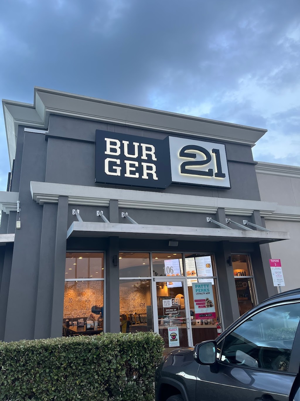 Burger 21 - New Tampa | 20304 Trout Creek Dr, Tampa, FL 33647 | Phone: (813) 501-4910