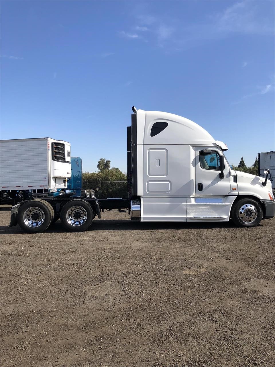 Valley Truck & Trailer Sales | 3153 E Malaga Ave, Fresno, CA 93725 | Phone: (559) 744-6000