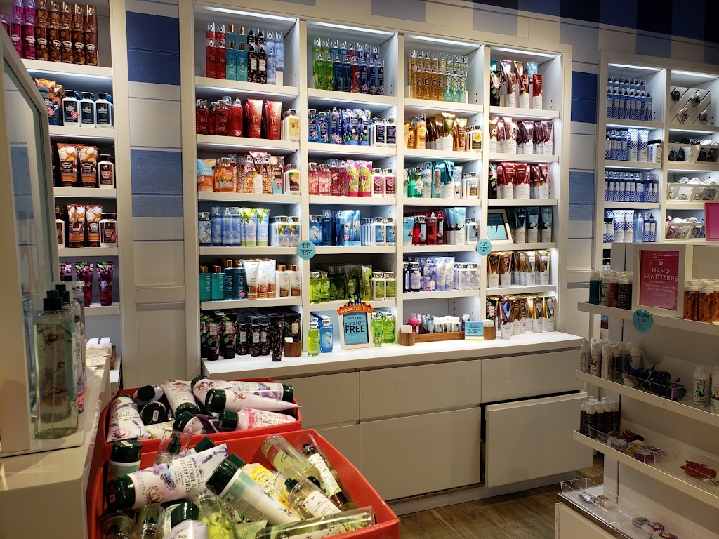 Bath & Body Works | 10075 Crossing Wy, Denham Springs, LA 70726, USA | Phone: (225) 271-2020