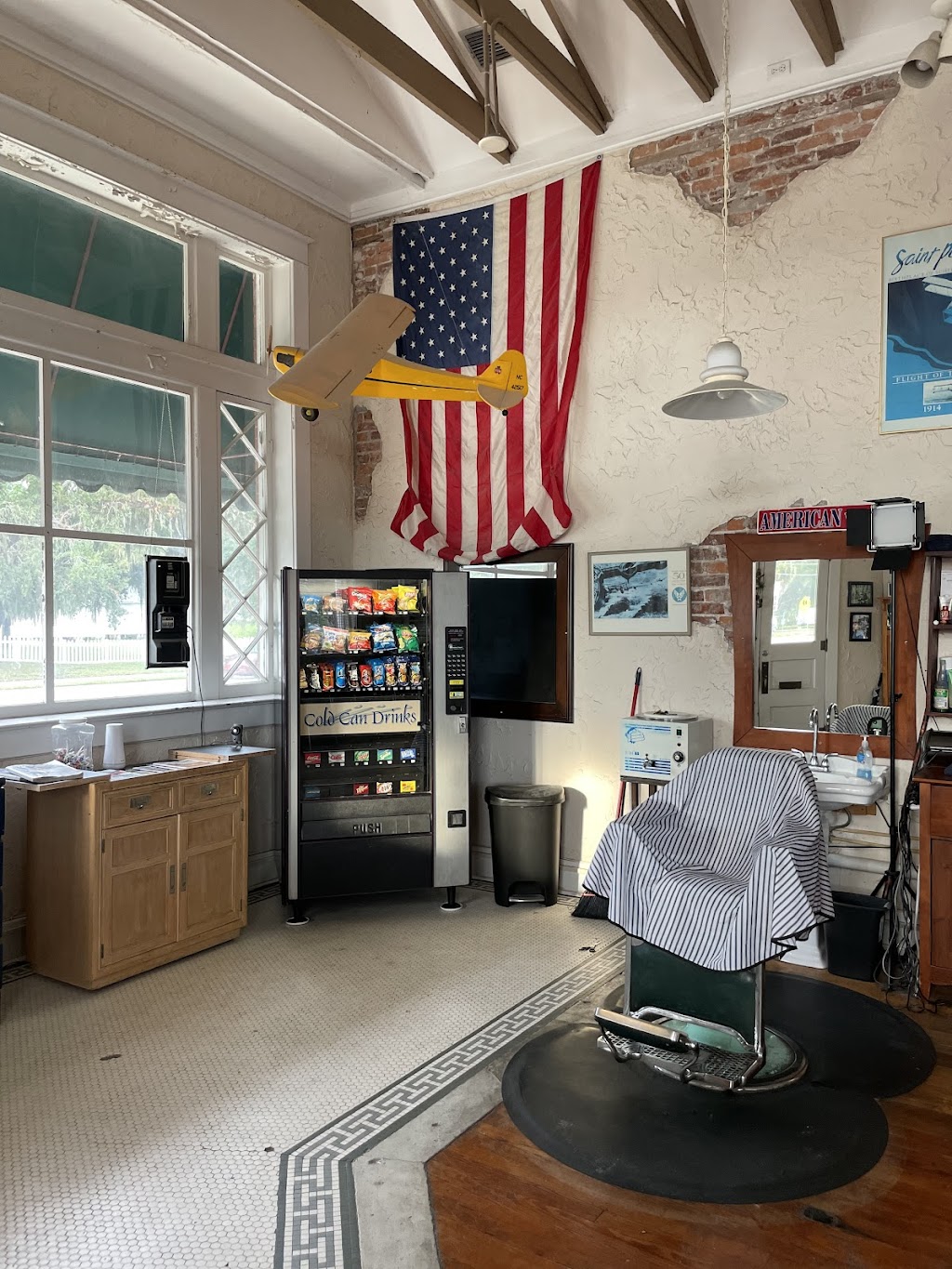 His Place Barber & Grooming Shop | 3711 US-301 N, Ellenton, FL 34222, USA | Phone: (941) 479-7174