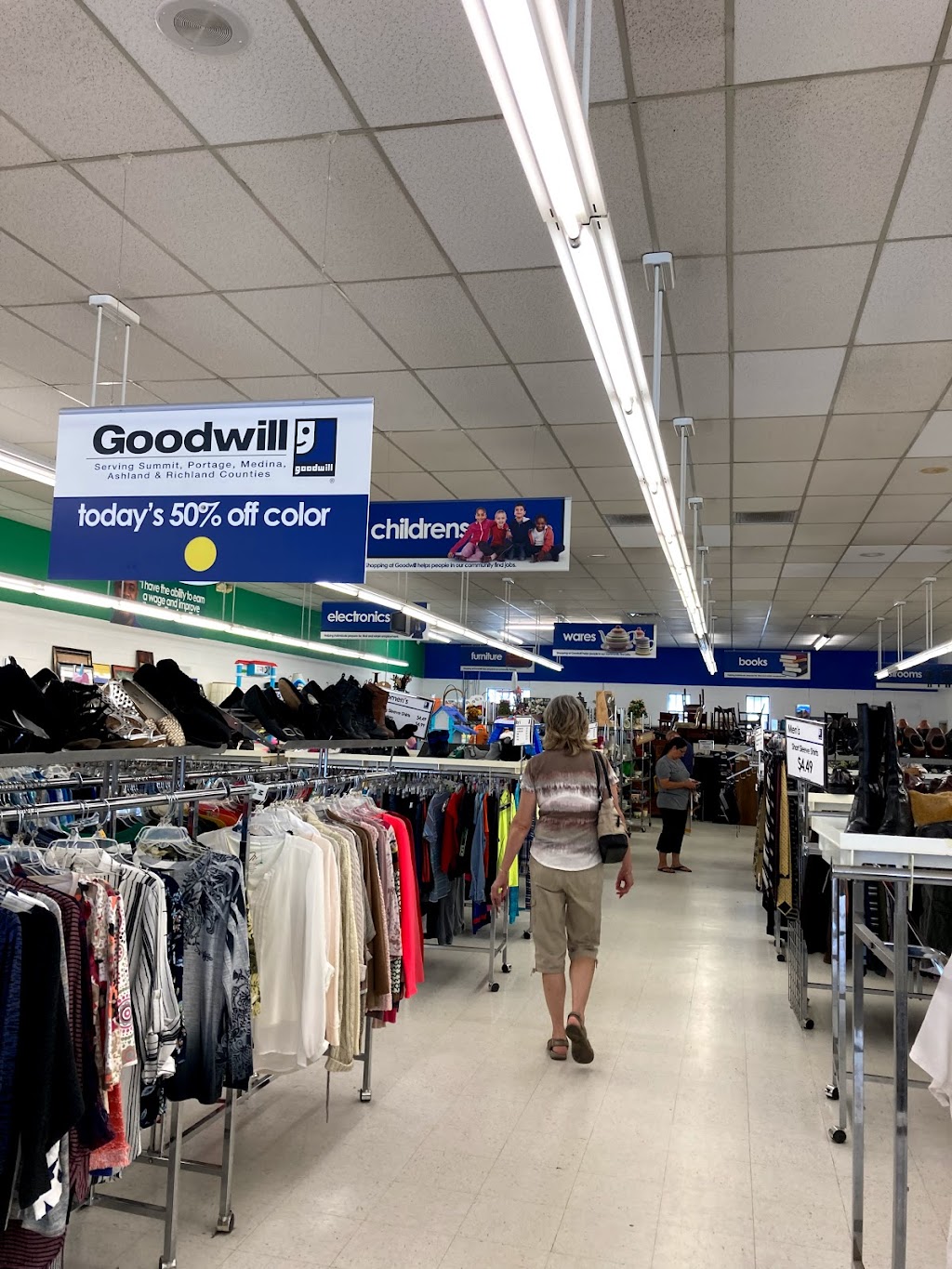 Goodwill Industries | 1703 OH-303, Streetsboro, OH 44241, USA | Phone: (330) 626-1604