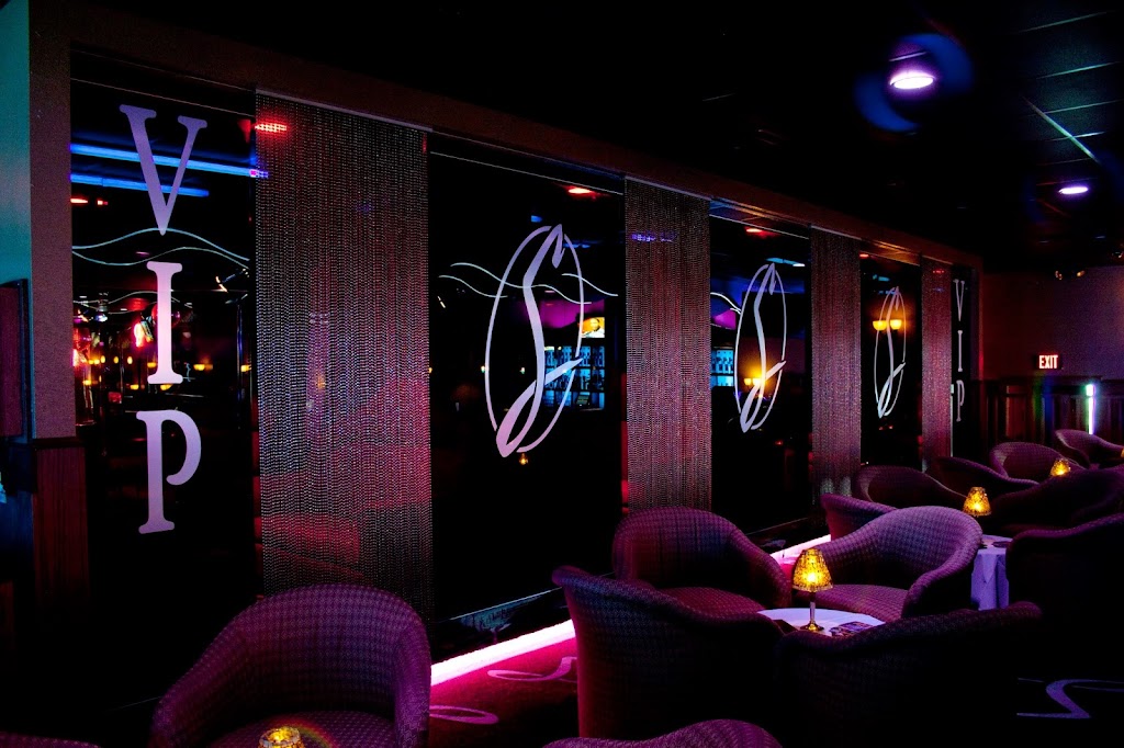 Silk Exotic Milwaukee Gentlemens Club | 11400 W Silver Spring Rd, Milwaukee, WI 53225, USA | Phone: (414) 462-7455