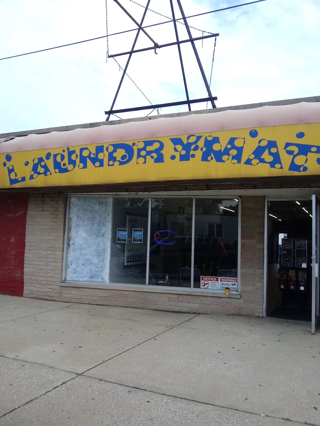 Family Wash & Dry Laundromat | 1405 173rd St, Hammond, IN 46324 | Phone: (773) 691-1495