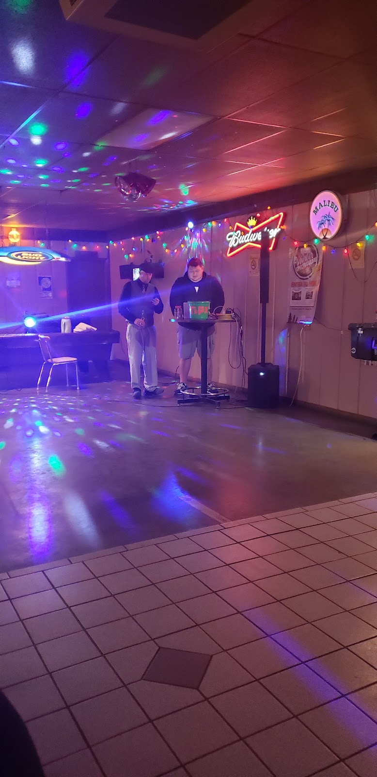 Hide-Away Tavern Inc | 105 N Second St, Percy, IL 62272, USA | Phone: (618) 497-8194