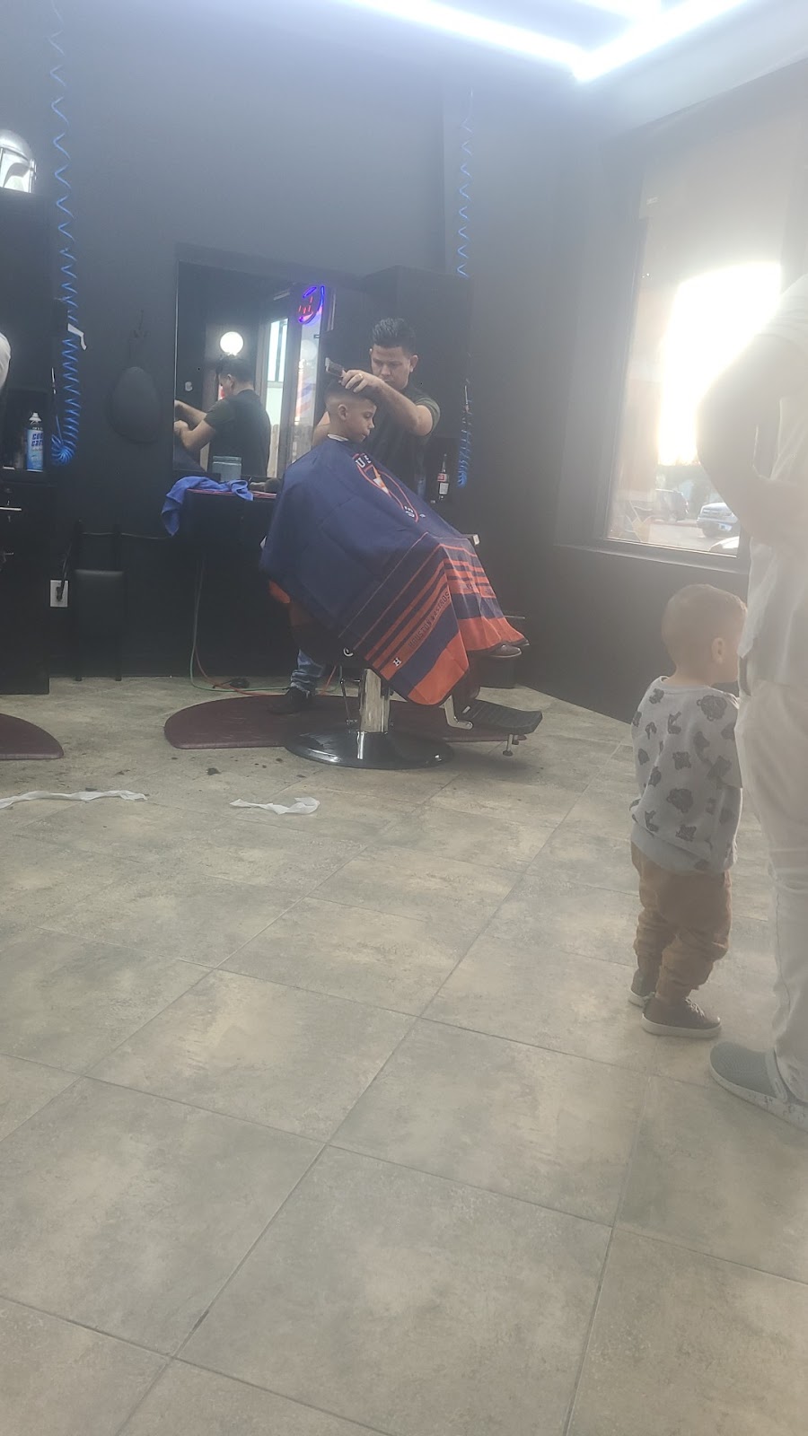 Friends barber shop | 4910 N Main St A, Baytown, TX 77521, USA | Phone: (240) 886-6459