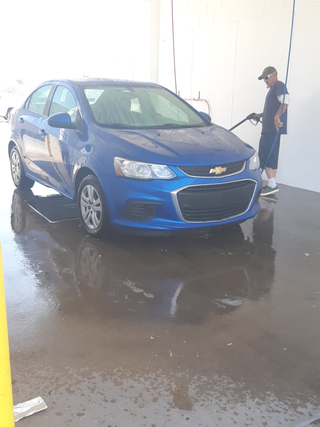 Lobos Car Wash | 400 McCombs Rd, Chaparral, NM 88081, USA | Phone: (575) 824-9274
