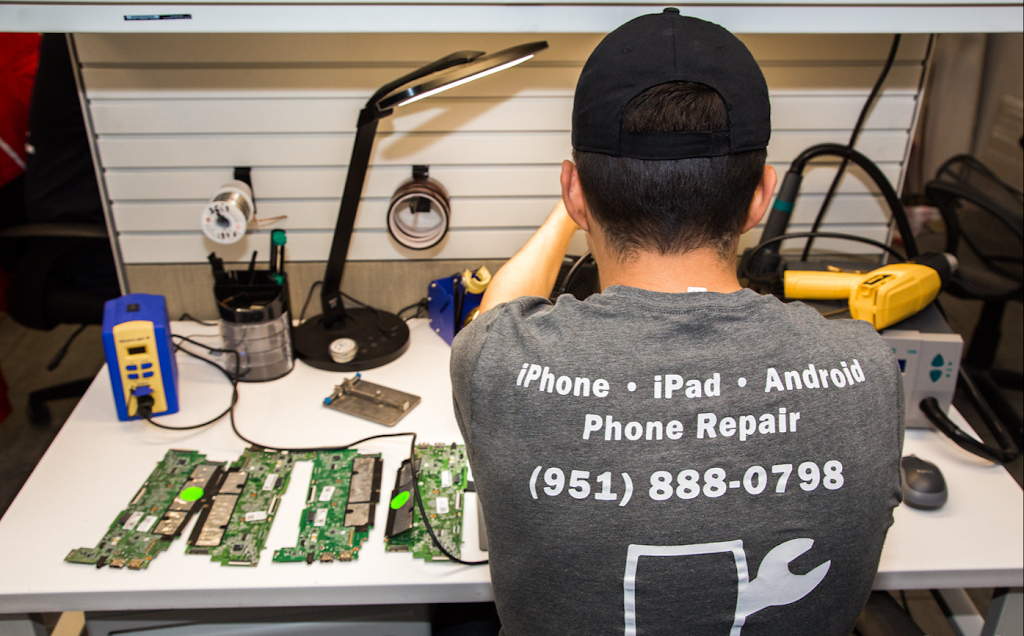 Right There Cell Phone Repair | 2055 N Perris Blvd suite e-7, Perris, CA 92571, USA | Phone: (951) 708-0202