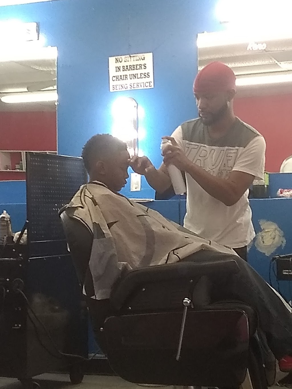 Top Notch Barber & Beauty Sln | 1210 Chambers Rd, Ferguson, MO 63135, USA | Phone: (314) 524-0505