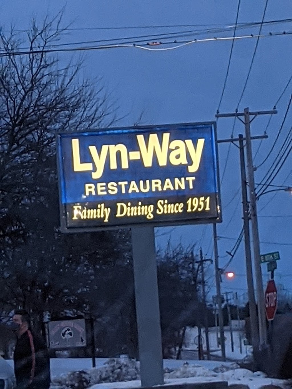 Lyn-Way Restaurant | 1320 Cleveland Ave, Ashland, OH 44805, USA | Phone: (419) 281-8911