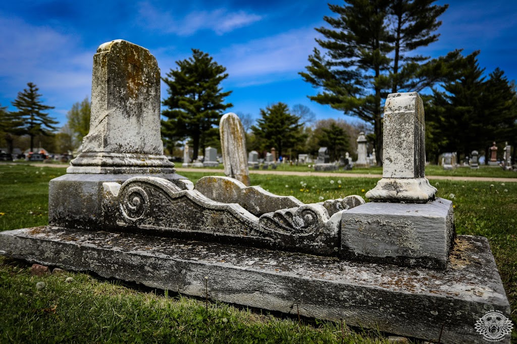 Oak Grove Cemetery | 801 E Spruce St, Jerseyville, IL 62052, USA | Phone: (618) 498-5436