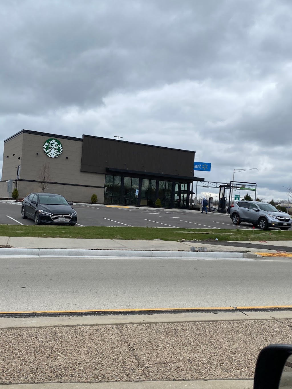 Starbucks | 827 E Green Bay Ave, Saukville, WI 53080, USA | Phone: (262) 277-9110