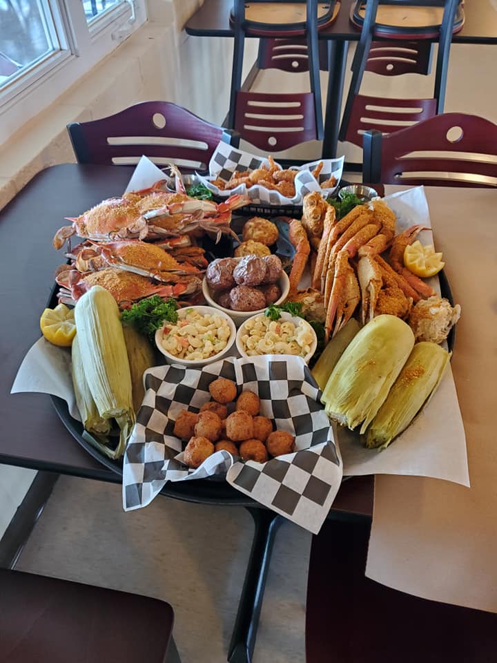 Guss Crab Shack | 29 W Market St, Port Penn, DE 19731, USA | Phone: (302) 598-2685