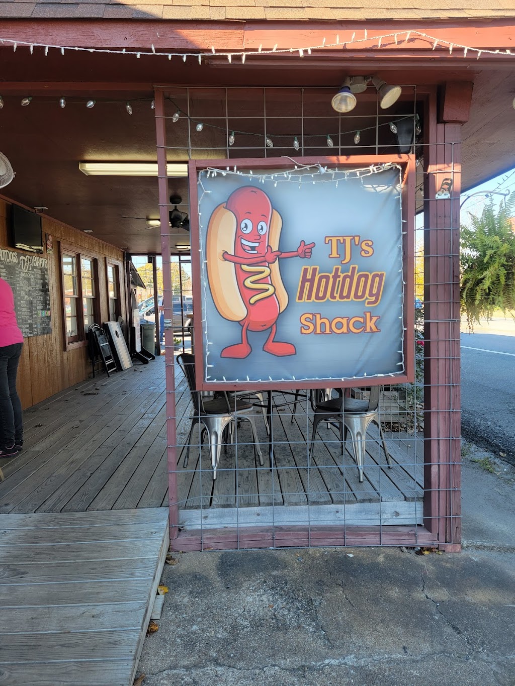 TJs Hotdog Shack | 129 S Main St, Stanley, NC 28164, USA | Phone: (704) 931-0240