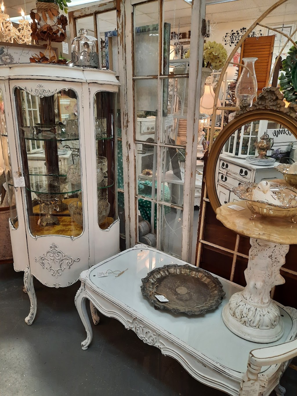 Juls Vintage Shabby Chic Boutique | 1165 Sixth St, Norco, CA 92860, USA | Phone: (951) 479-5425