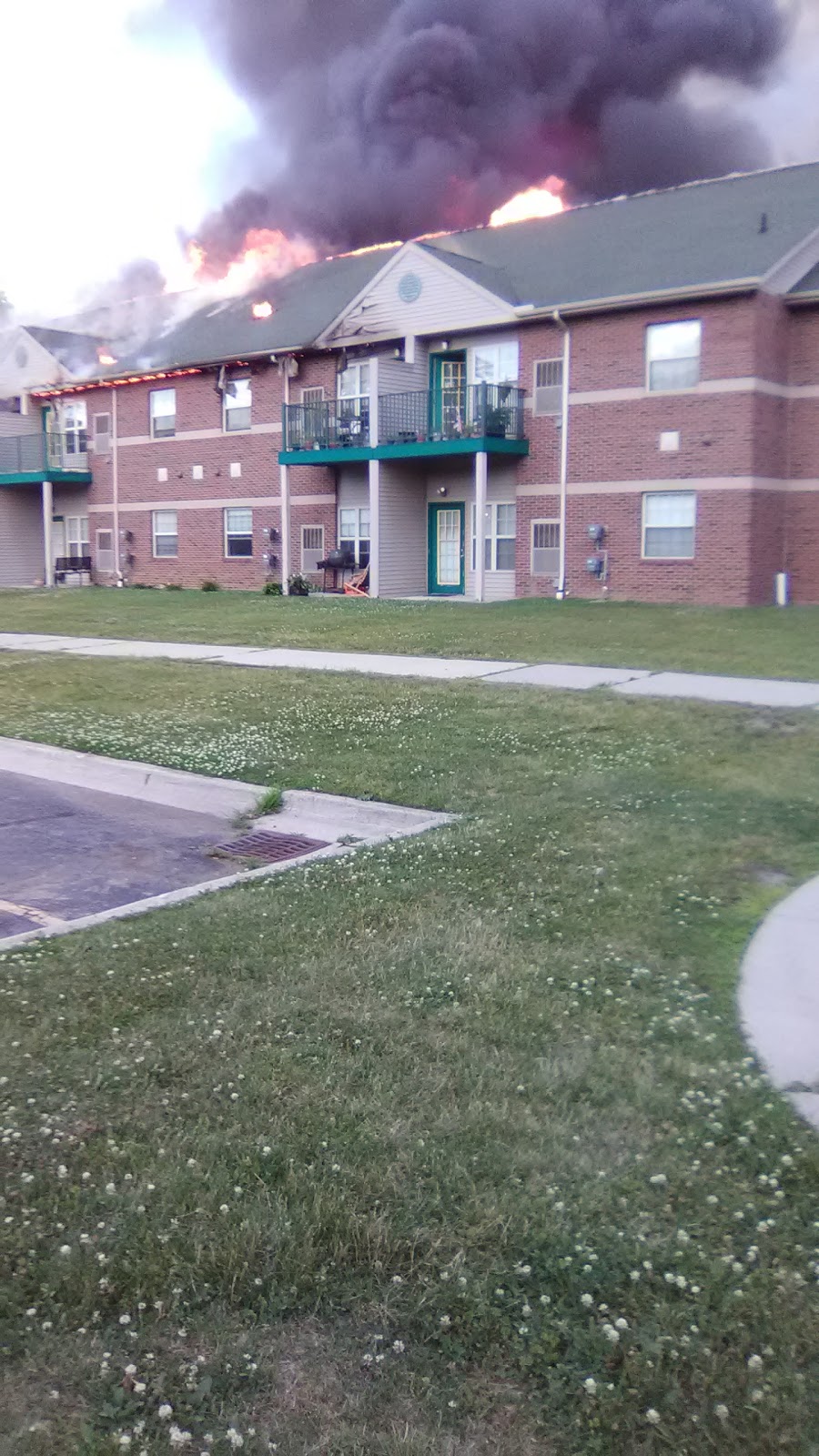 West Manor Apartments | 245 S Paddock St, Pontiac, MI 48342 | Phone: (248) 454-7748