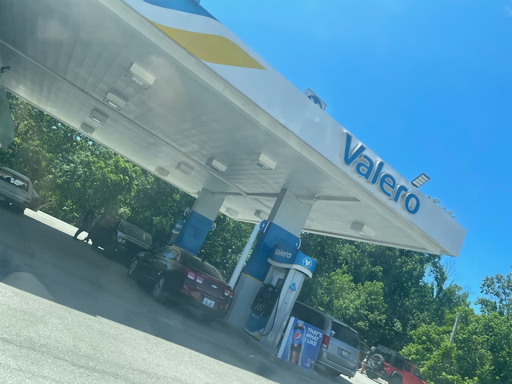 Clermont Valero Gas Station | 995 Clermont Rd, Shepherdsville, KY 40165, USA | Phone: (502) 531-0594