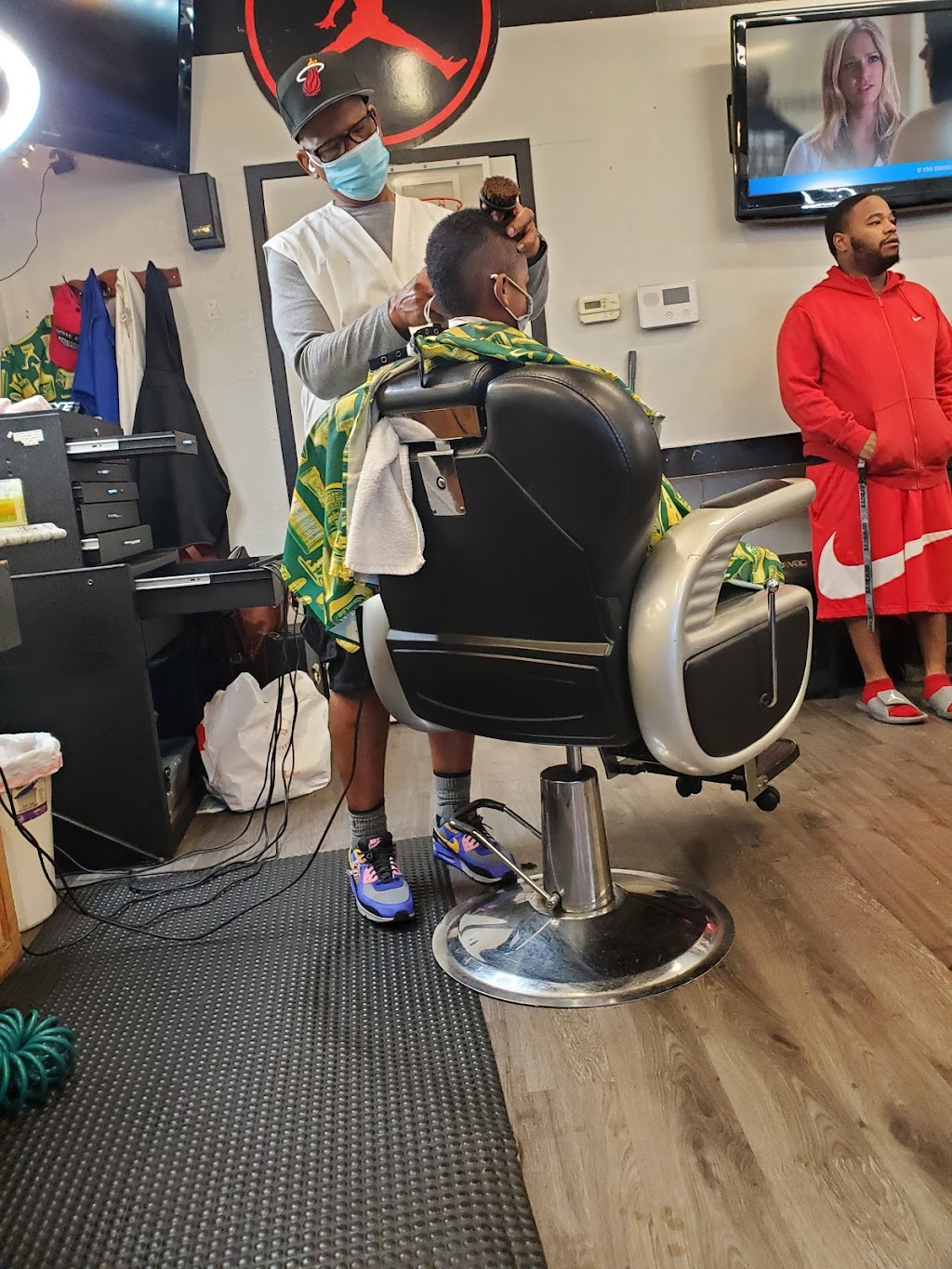 KinkyKutz Barbershop | 7653 26 Blvd suite b, North Richland Hills, TX 76180, USA | Phone: (817) 876-4978