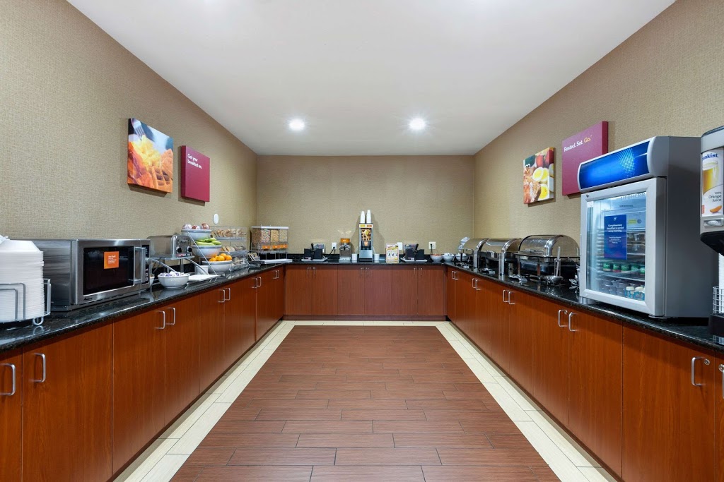 Comfort Suites | 24977 Northwestern Hwy, Southfield, MI 48076, USA | Phone: (248) 357-9990