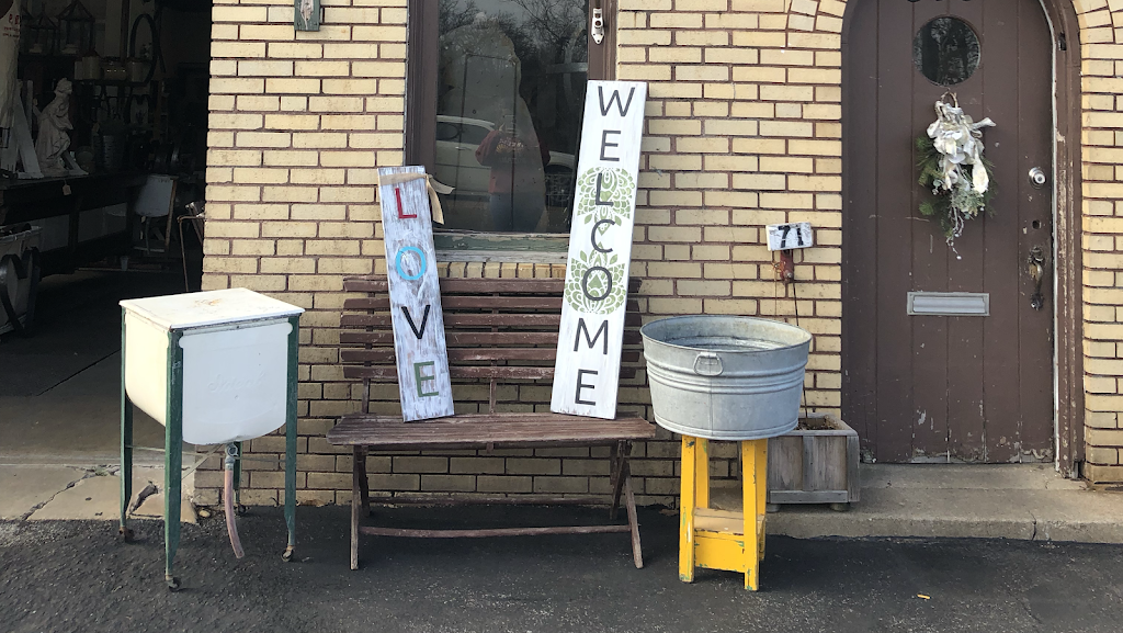 Vintage 71 | 813 N Main St, Edwardsville, IL 62025, USA | Phone: (618) 307-9949