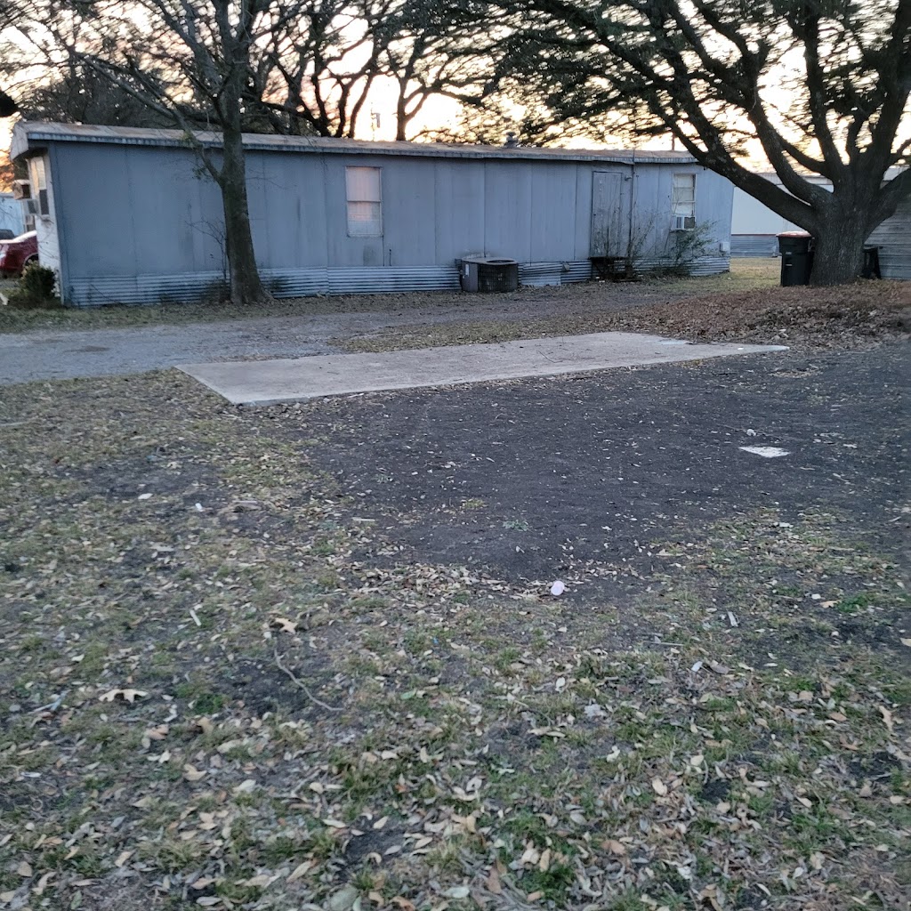 Anna Mobile Home Park | 1015 N Powell Pkwy, Anna, TX 75409 | Phone: (972) 924-2025