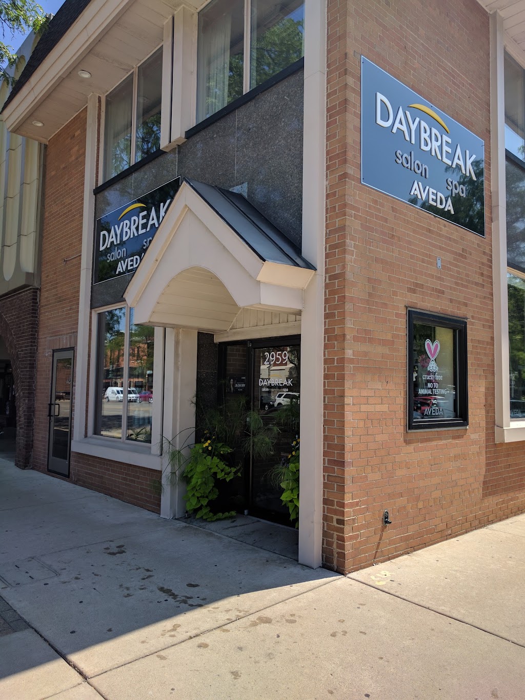 Daybreak Salon & Spa | 2959 Biddle Ave, Wyandotte, MI 48192, USA | Phone: (734) 561-3764