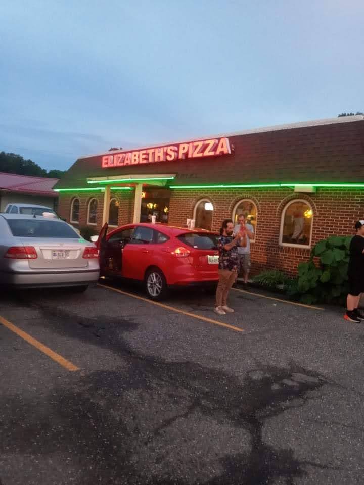 Elizabeths Pizza | 2365 Virginia Ave, Collinsville, VA 24078, USA | Phone: (276) 647-3859