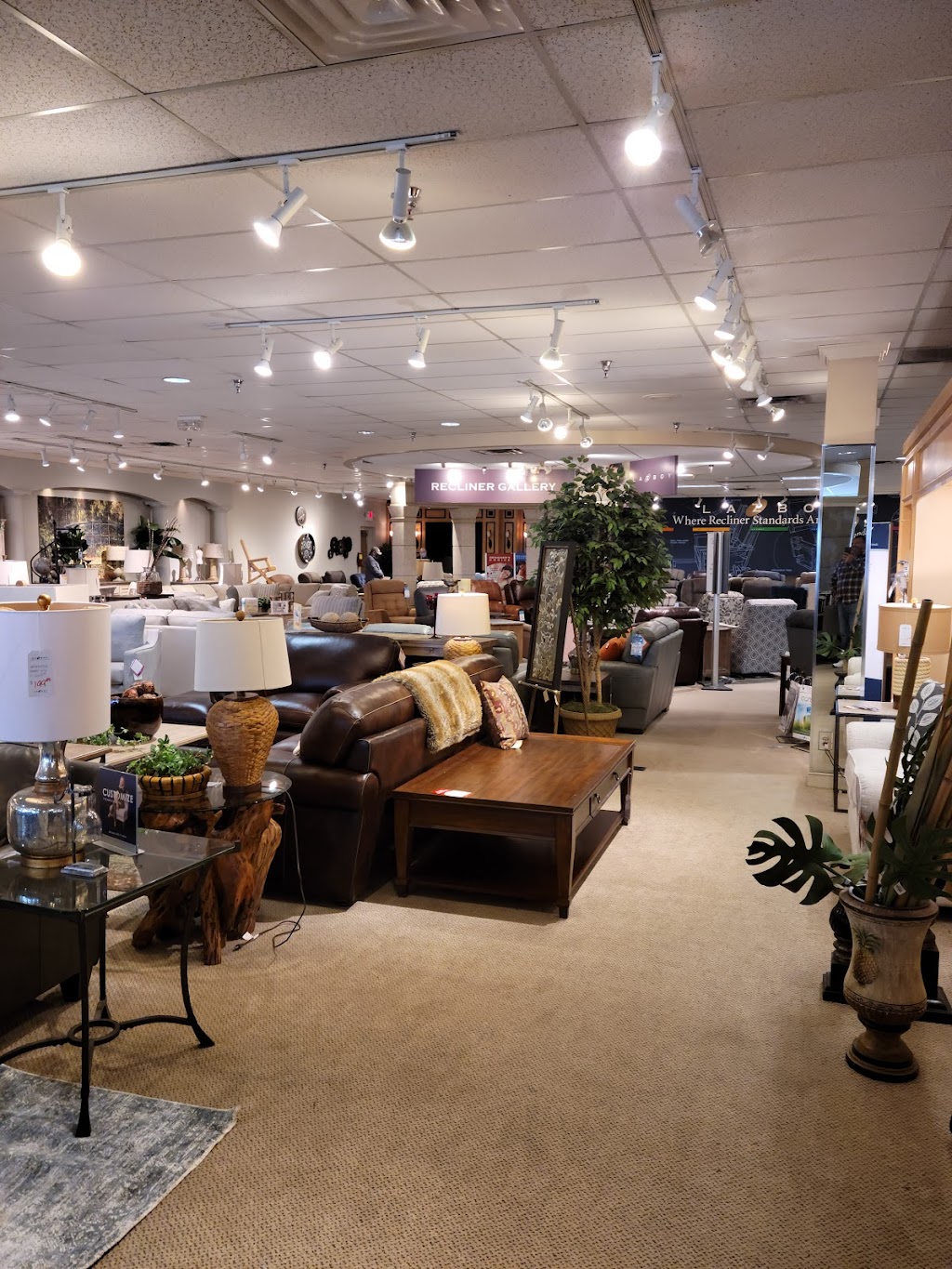 La-Z-Boy Furniture Galleries | 4515 S Cooper St, Arlington, TX 76017, USA | Phone: (817) 467-4411