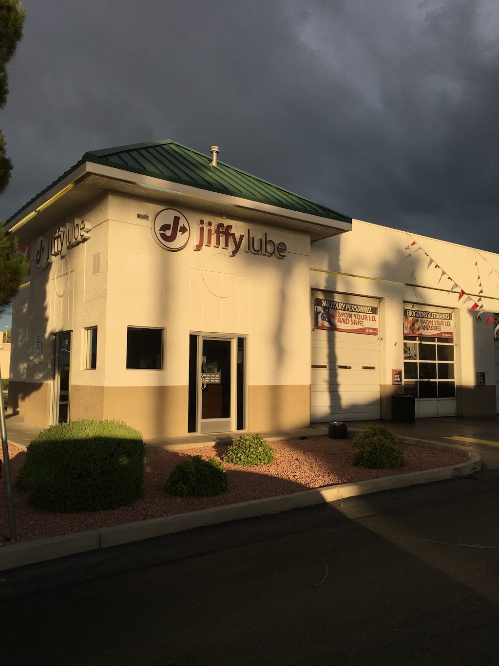 Jiffy Lube | 2583 Windmill Pkwy, Henderson, NV 89074, USA | Phone: (702) 263-4007