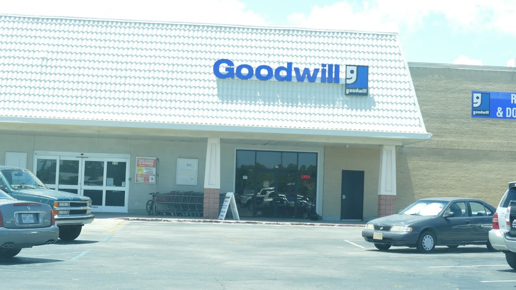 Goodwill Waveland Retail Store & Donation Center | 318 US-90 Suite B, Waveland, MS 39576, USA | Phone: (228) 467-9202