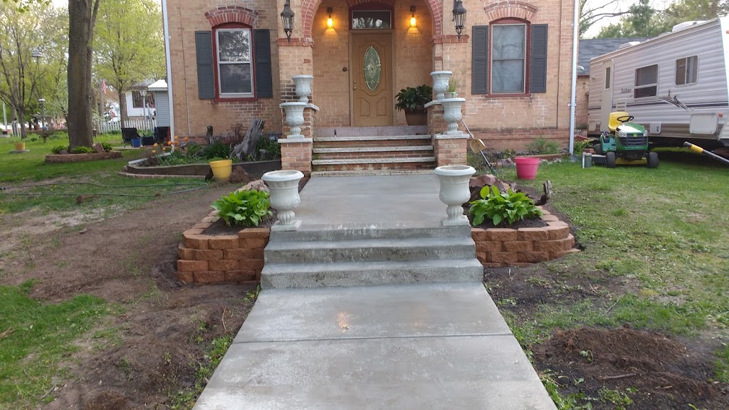 Legend Property Maintenance & Lawn Care | N8465 Nevar Dr, Wisconsin Dells, WI 53965, USA | Phone: (608) 340-2345