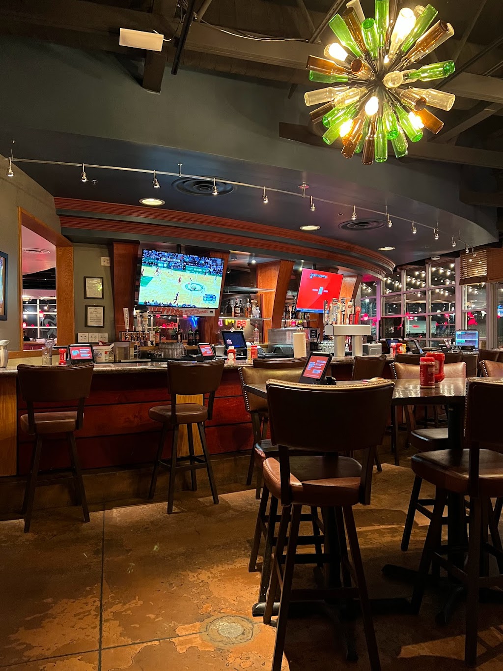 Red Robin Gourmet Burgers and Brews | 2627 S 180th St, Omaha, NE 68130, USA | Phone: (402) 330-0600