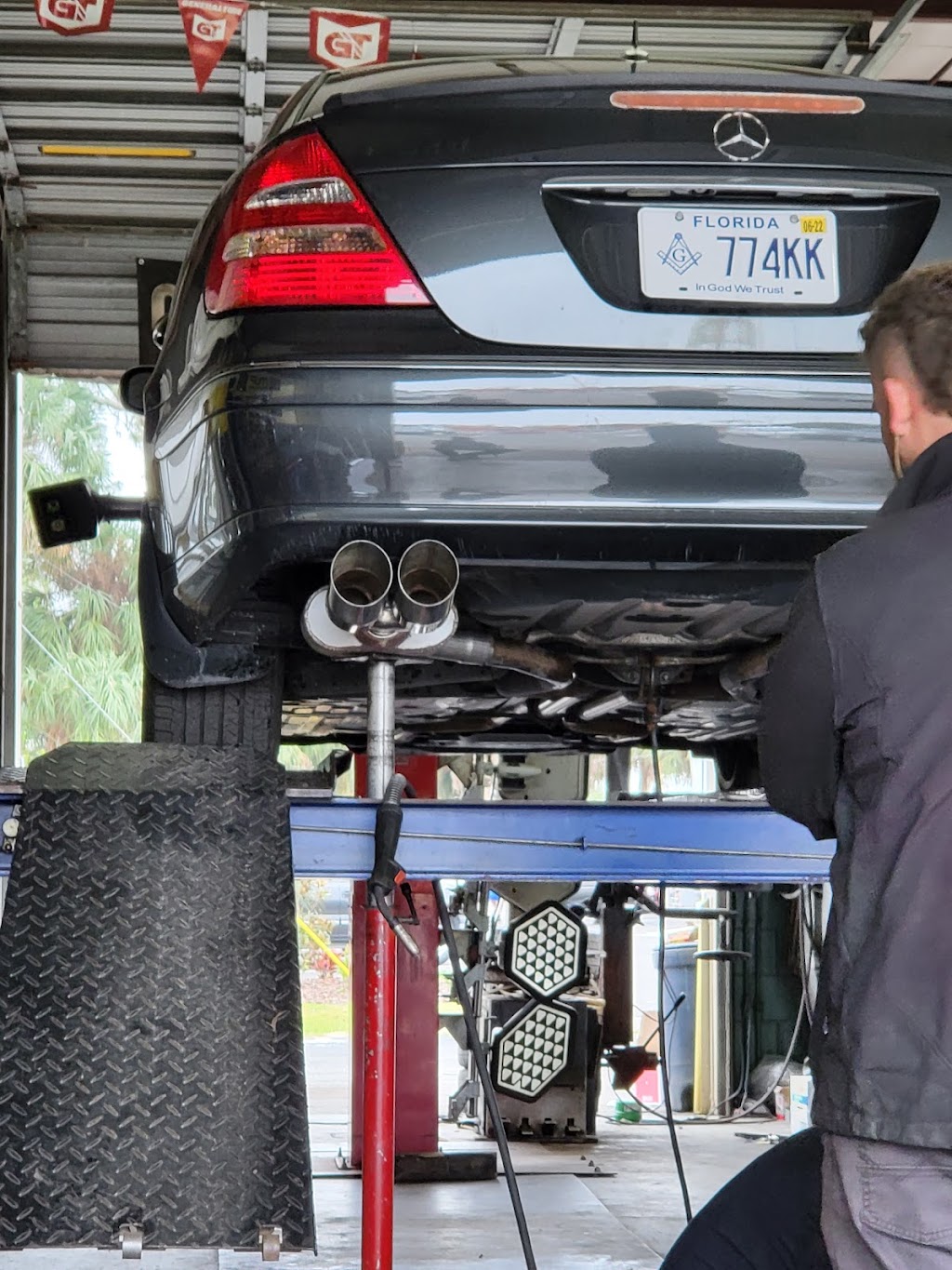 Outlet Tires Brakes & Mufflers - Auto Service | 7400 US-19, Port Richey, FL 34652, USA | Phone: (727) 848-6560