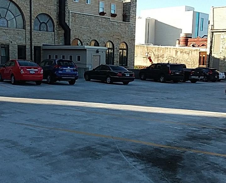 Scott Street Parking Deck | 11 E Clinton St, Joliet, IL 60432, USA | Phone: (815) 724-4210