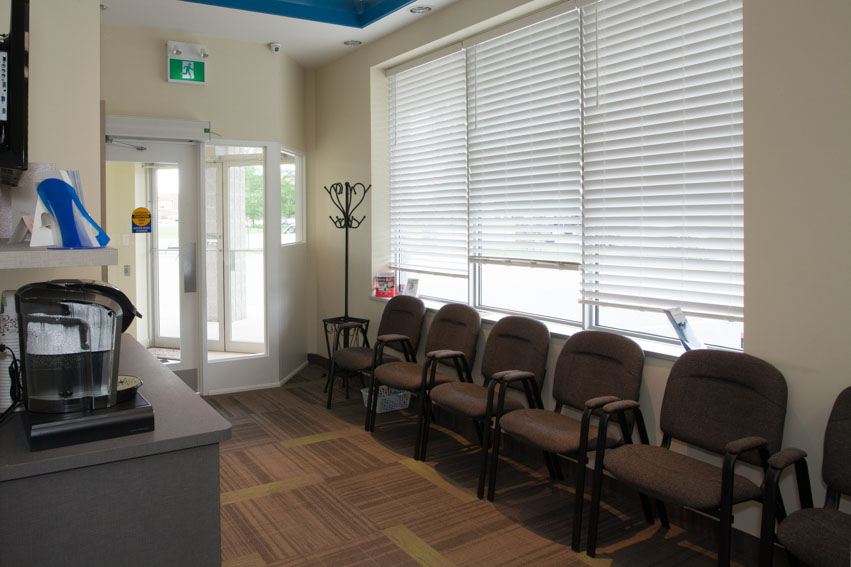 Applebay Family Dental Clinic | 6874 Kalar Rd #2, Niagara Falls, ON L2H 2T3, Canada | Phone: (905) 357-7700