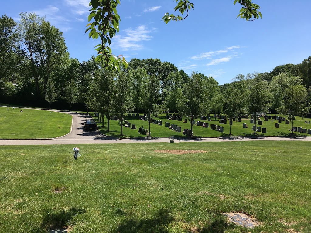 Nassau Knolls Cemetery | 500 Port Washington Blvd, Port Washington, NY 11050, USA | Phone: (516) 944-8530