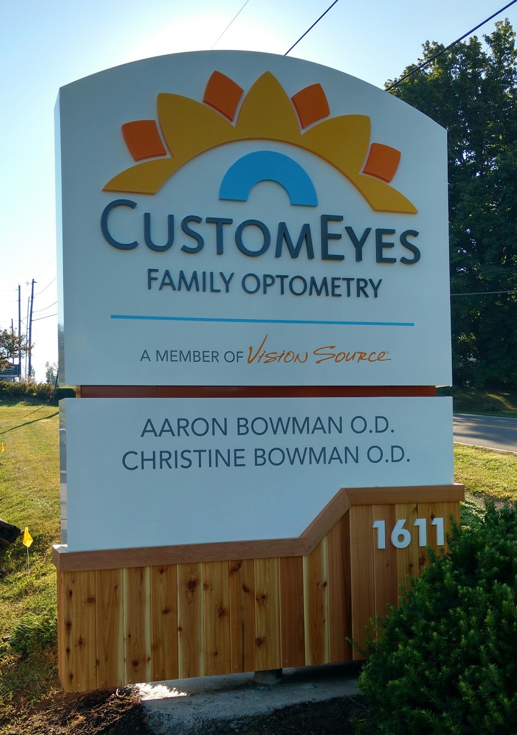 CustomEyes Family Optometry | 1611 Tiki Ln, Lancaster, OH 43130, USA | Phone: (740) 687-1555