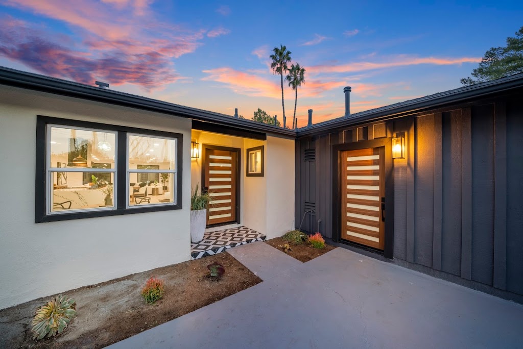 Universal Home Staging Company & Furniture Rental | 6650 Lusk Blvd B202, San Diego, CA 92121, USA | Phone: (858) 705-8397