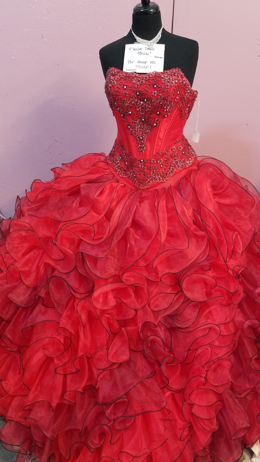 EJC Boutique (Quinceñera Dresses) | 11200 Harry Hines Blvd space # 3b, Dallas, TX 75229, USA | Phone: (214) 622-7873