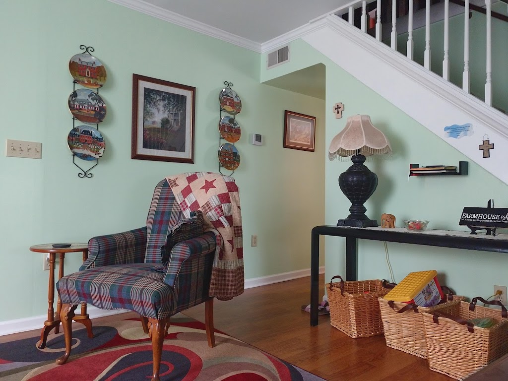 The Carriage House On Slope Hill 4184 Slope Hill Rd, Mt Pleasant, PA