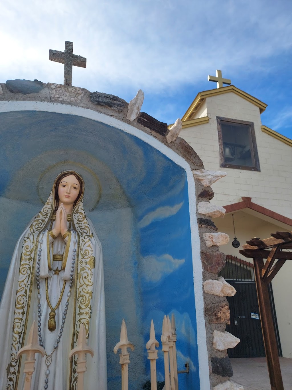 Our Lady of Fatima Parish Mission | 1418 S 17th Ave, Phoenix, AZ 85007, USA | Phone: (602) 254-4944