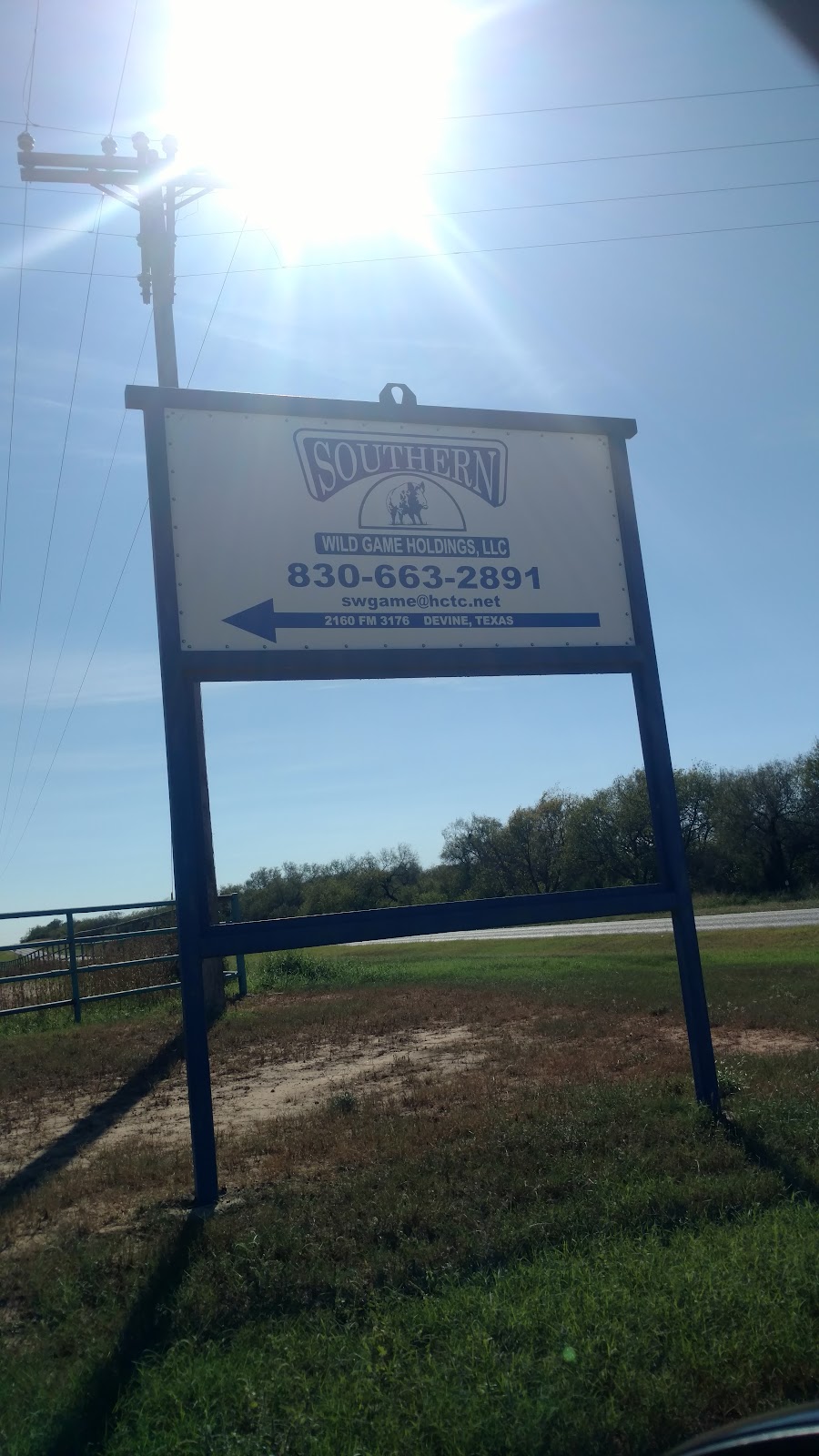 Luckey Custom Feedlot, Inc. | 2242 FM 3176, Devine, TX 78016, USA | Phone: (830) 665-3624