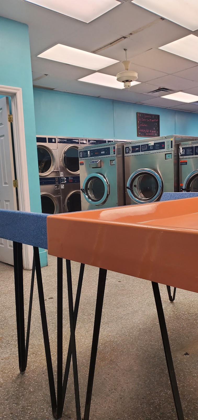 BriteWash laundromat | 1617 E Edgewood Dr, Lakeland, FL 33803, USA | Phone: (863) 221-6698