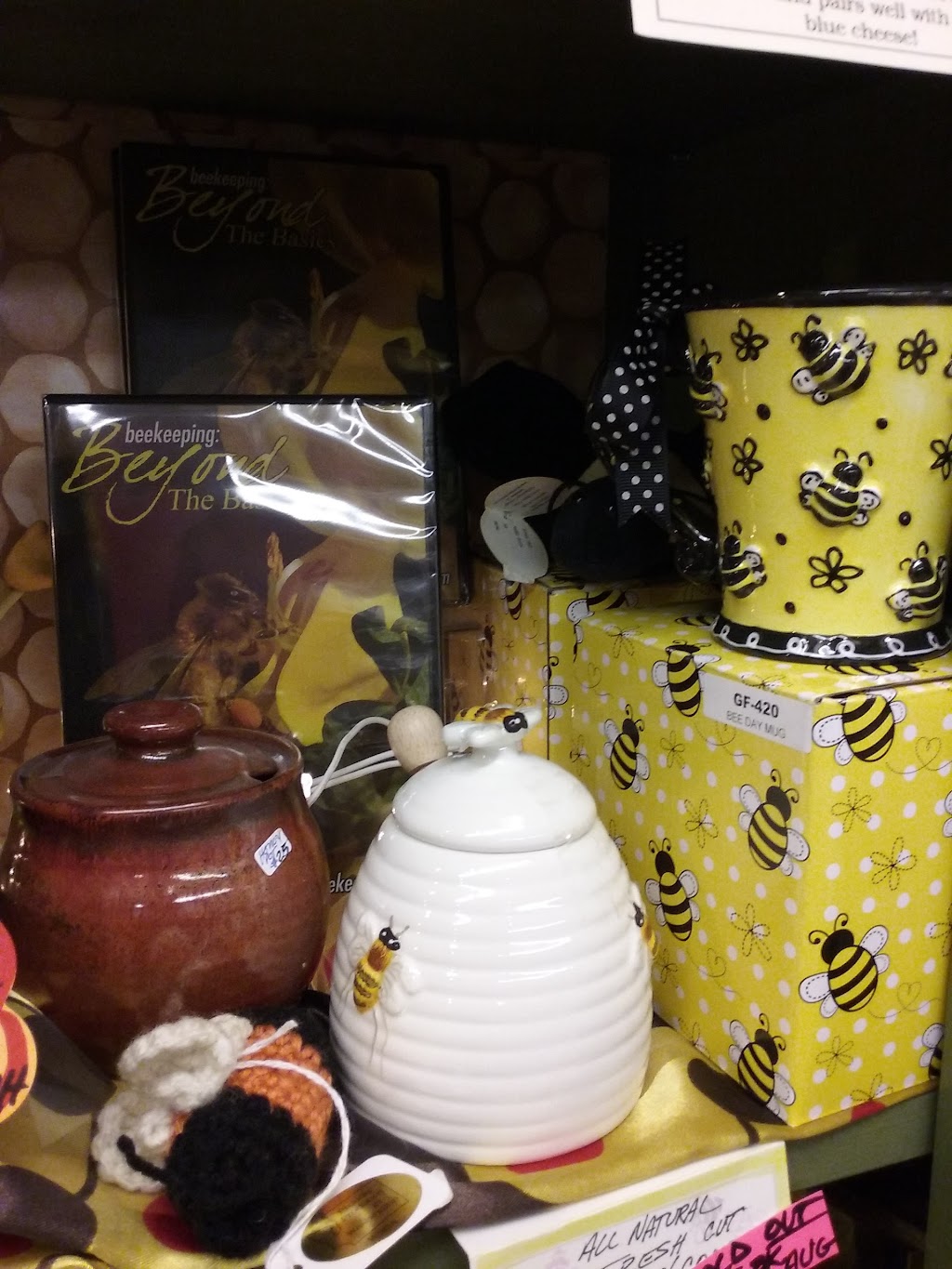 Duvall Honey Shop &Vals Surroundings Gifts | 14441 Main St NE, Duvall, WA 98019, USA | Phone: (425) 788-5763