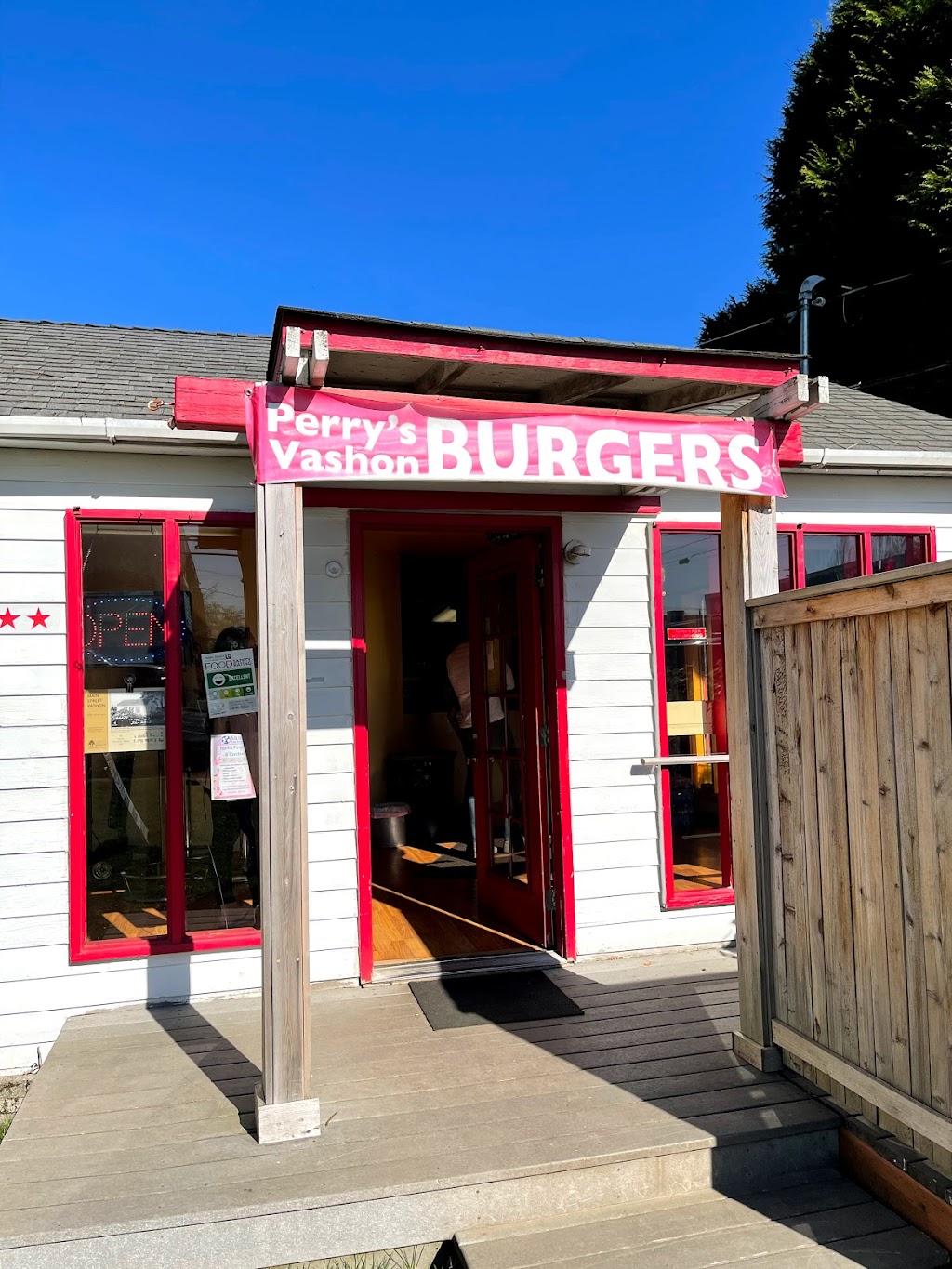 Perrys Vashon Burgers | 17804 Vashon Hwy SW, Vashon, WA 98070, USA | Phone: (206) 463-4911